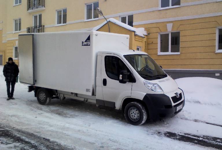 Доставка транспортной компанией домашних вещей из Москва в Санкт-Петербург